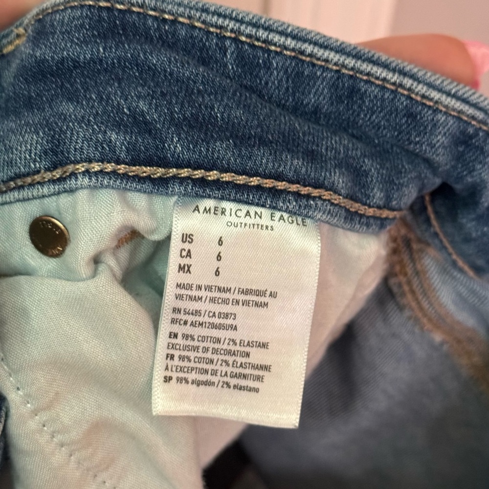 American Eagle Jean Shorts - Picture 4 of 4
